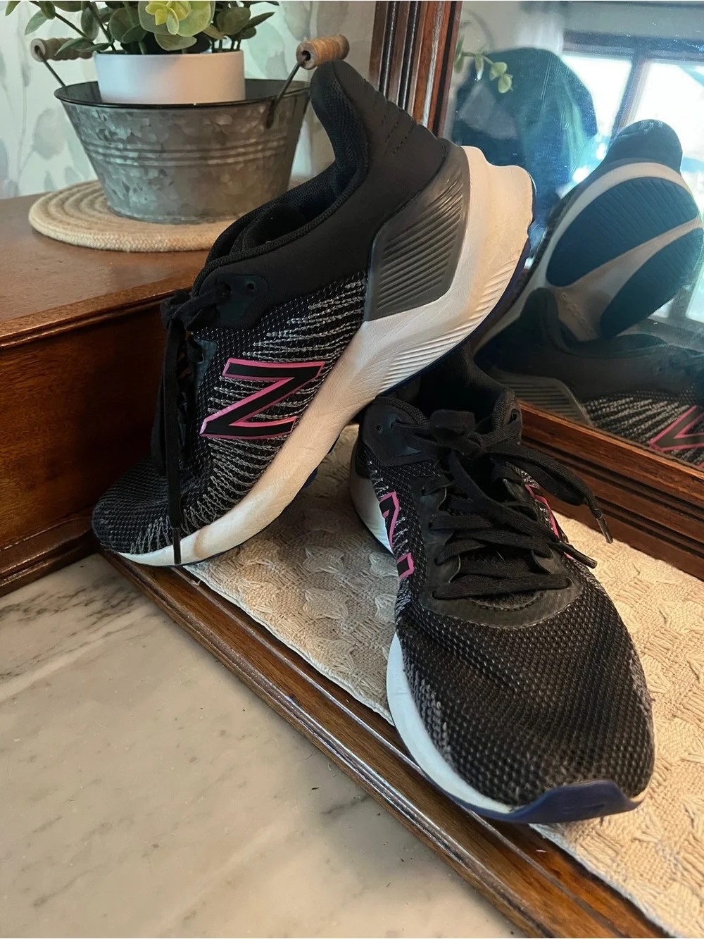 NEW BALANCE Classic Ventr Athletic Running Sneakers Black Grey Pink Wms Sz 8.5